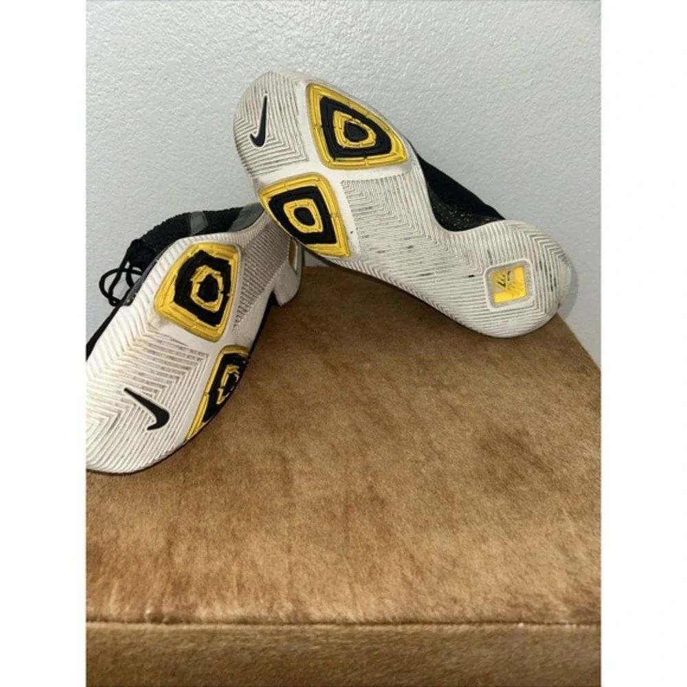 Nike Mens Kyrie 3 Basketball Shoes‎ Black Yellow 852395-901 Size 13 Sneakers.